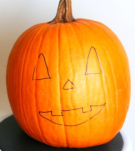 本物のかぼちゃ「大」（直径25cmほど）でハロウィンランタンを作ってみた