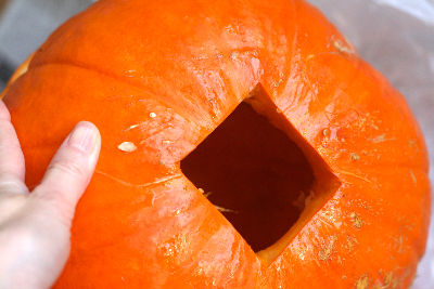 本物のかぼちゃ「大」（直径25cmほど）でハロウィンランタンを作ってみた