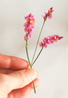 生花髪飾りの作り方（ガーベラとスーパーレディ）