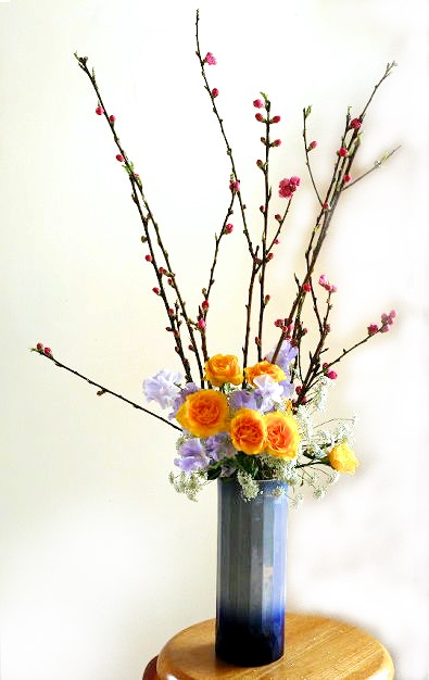 実例：10分くらいで生けられるひな祭りの花……花瓶に生ける