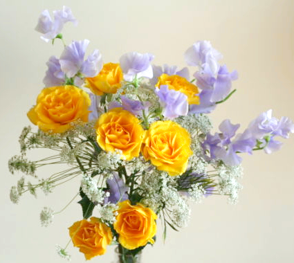 実例：10分くらいで生けられるひな祭りの花……花瓶に生ける