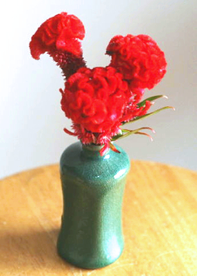 ススキの簡単な生け方の例……草刈りで切ったススキを生ける2（小さな花瓶に生けたものばかりです）