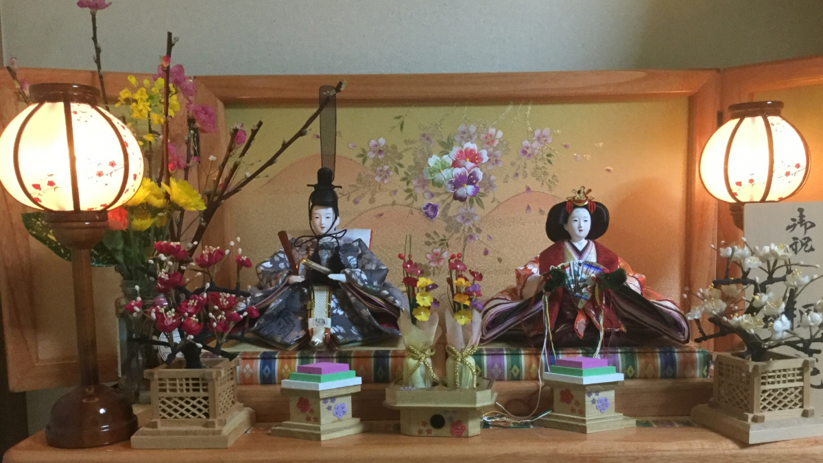 ひな祭り用の花はどんな場所に飾るもの？