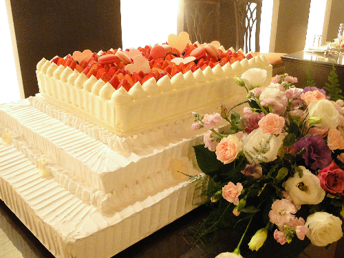 ウエディングケーキ装花について