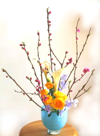実例：簡単なひな祭りの花の生け方……鉢に生ける