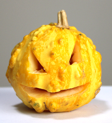 デコボコのかぼちゃでもハロウィンランタンはできる