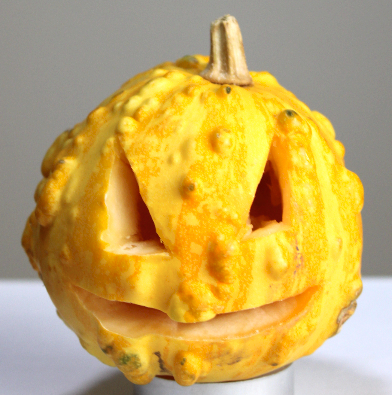 デコボコのかぼちゃでもハロウィンランタンはできる