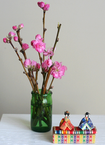 実例：5分くらいで生けられるひな祭りの花