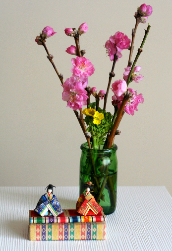 実例：5分くらいで生けられるひな祭りの花