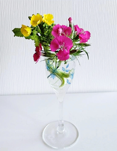 誰でもできる花の生け方……花に飾り方は、3手ある（スラっと/こんもり/ちょこっと）